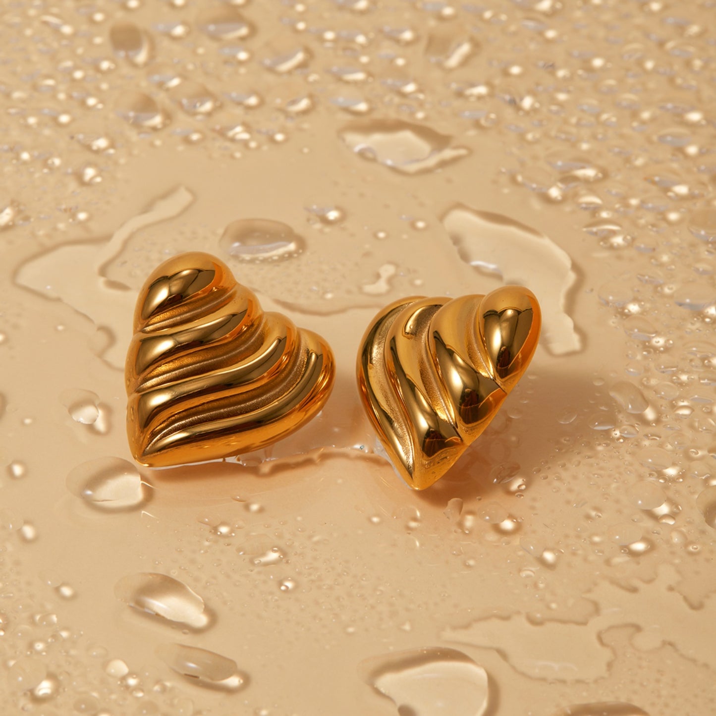 honeybee Mumford's Heart Shape Stud Earrings