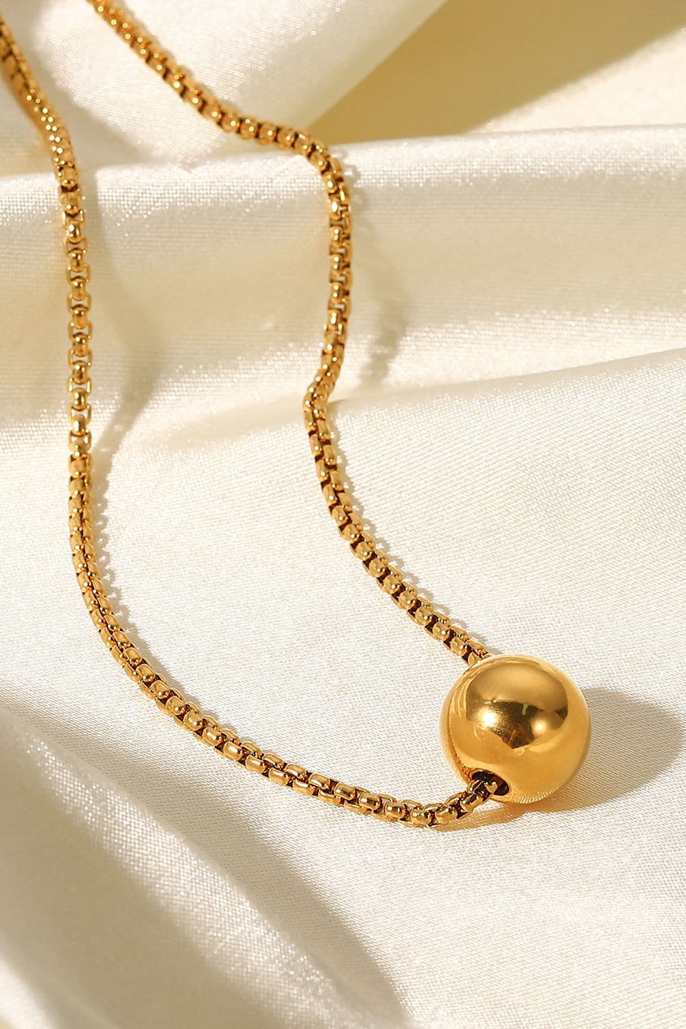 Honeybee Mumford's 18K Gold-Plated Round Shape Pendant Necklace