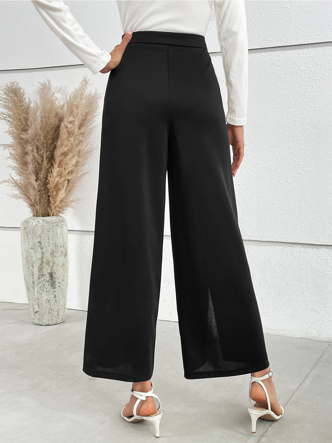 Honeybee Mumford's Chain Detail Slit Straight Pants