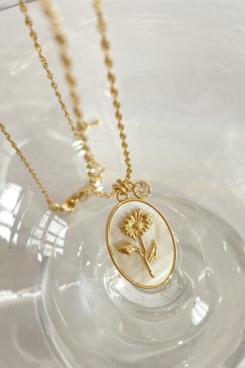 Honeybee Mumford's Flower Shell Pendant Necklace