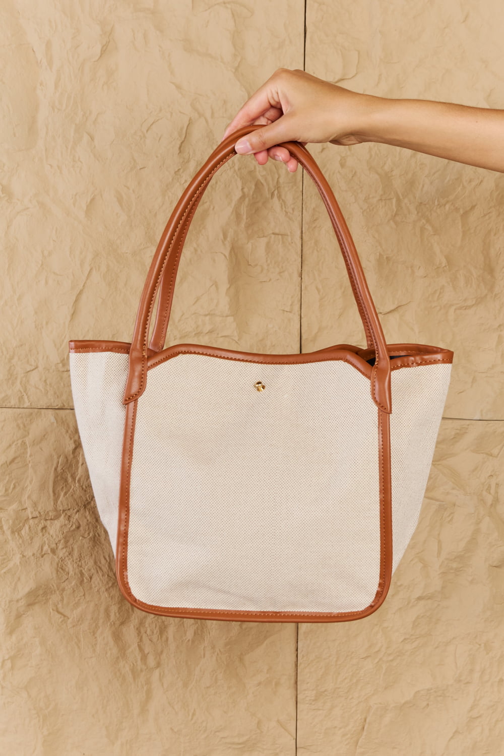 Honeybee Mumford's Honeybee Mumford's Beach Chic Faux Leather Trim Tote Bag in Ochre