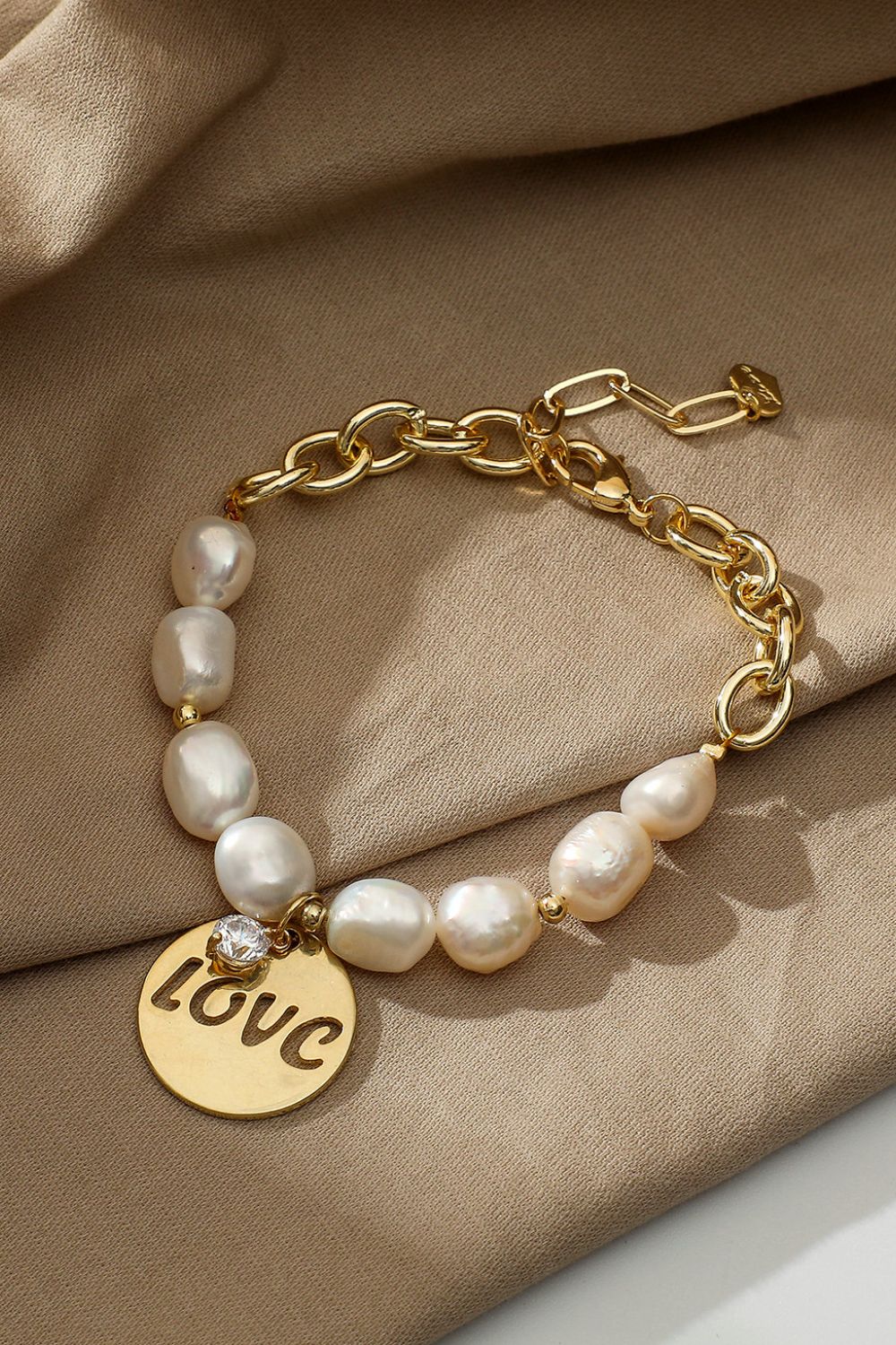 honeybee Mumford's LOVE Freshwater Pearl Bracelet