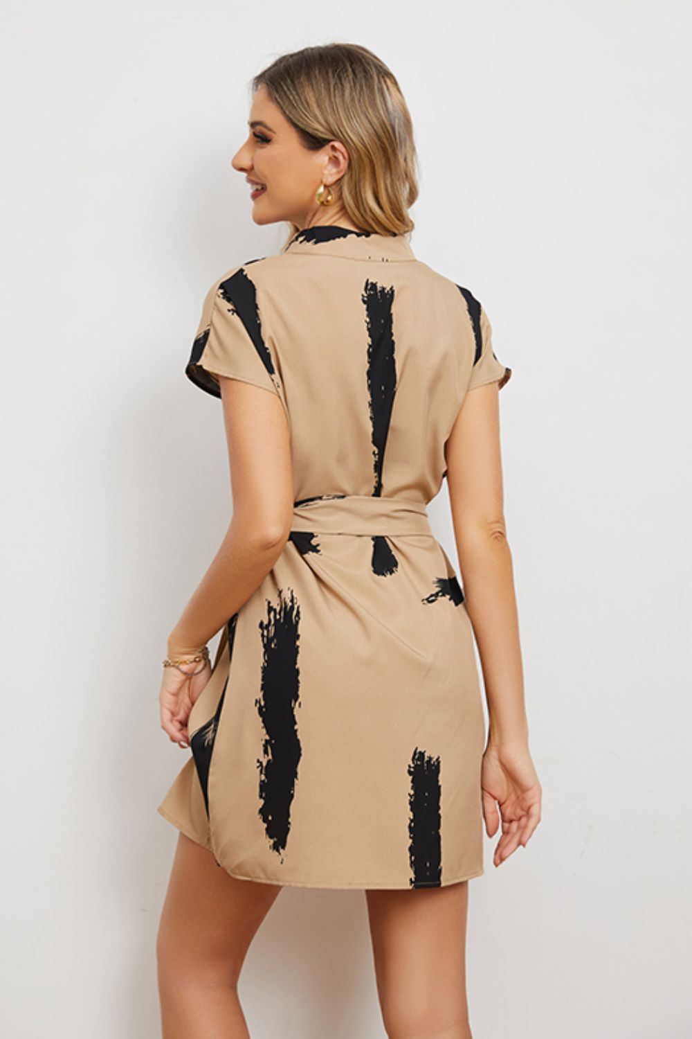 Honeybee Mumford's Contrast Tie Belt Notched Dress