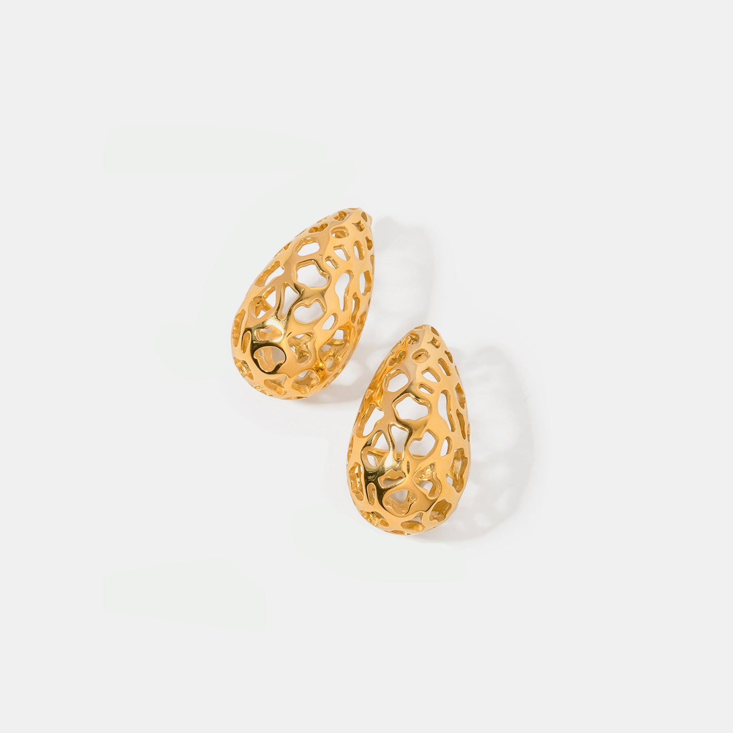 honeybee Mumford's Teardrop Hollowed Earrings