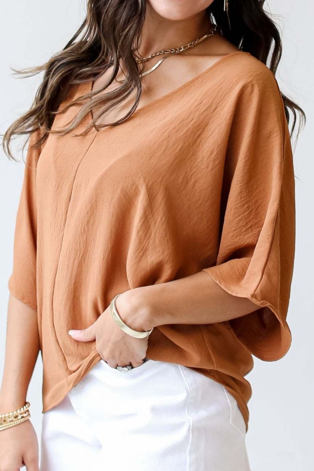 Honeybee Mumford's V-Neck Half Sleeve Blouse