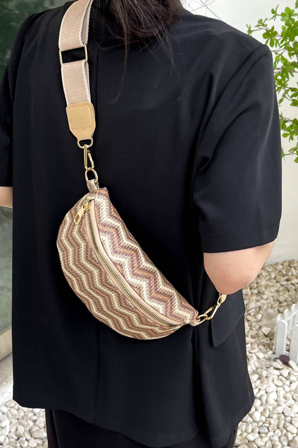 honeybee Mumford's Chevron Straw Sling Bag