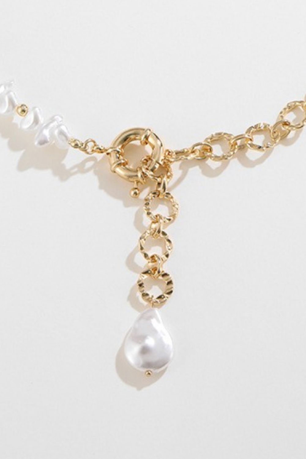 honeybee Mumford's Freshwater Pearl Necklace