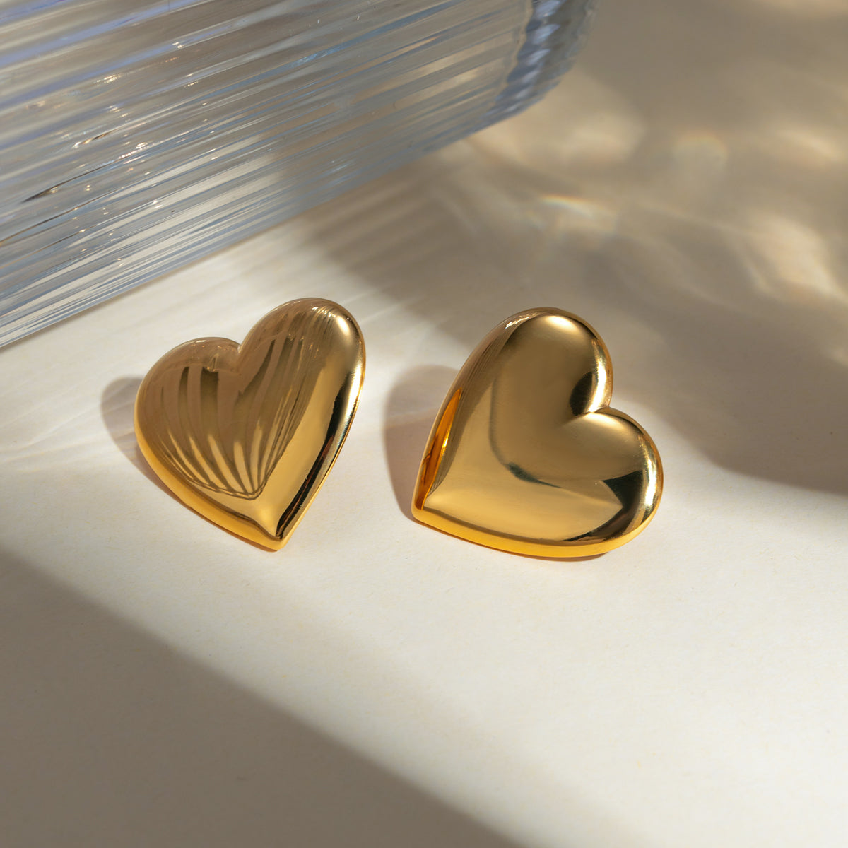 honeybee Mumford's Heart Stud Earrings