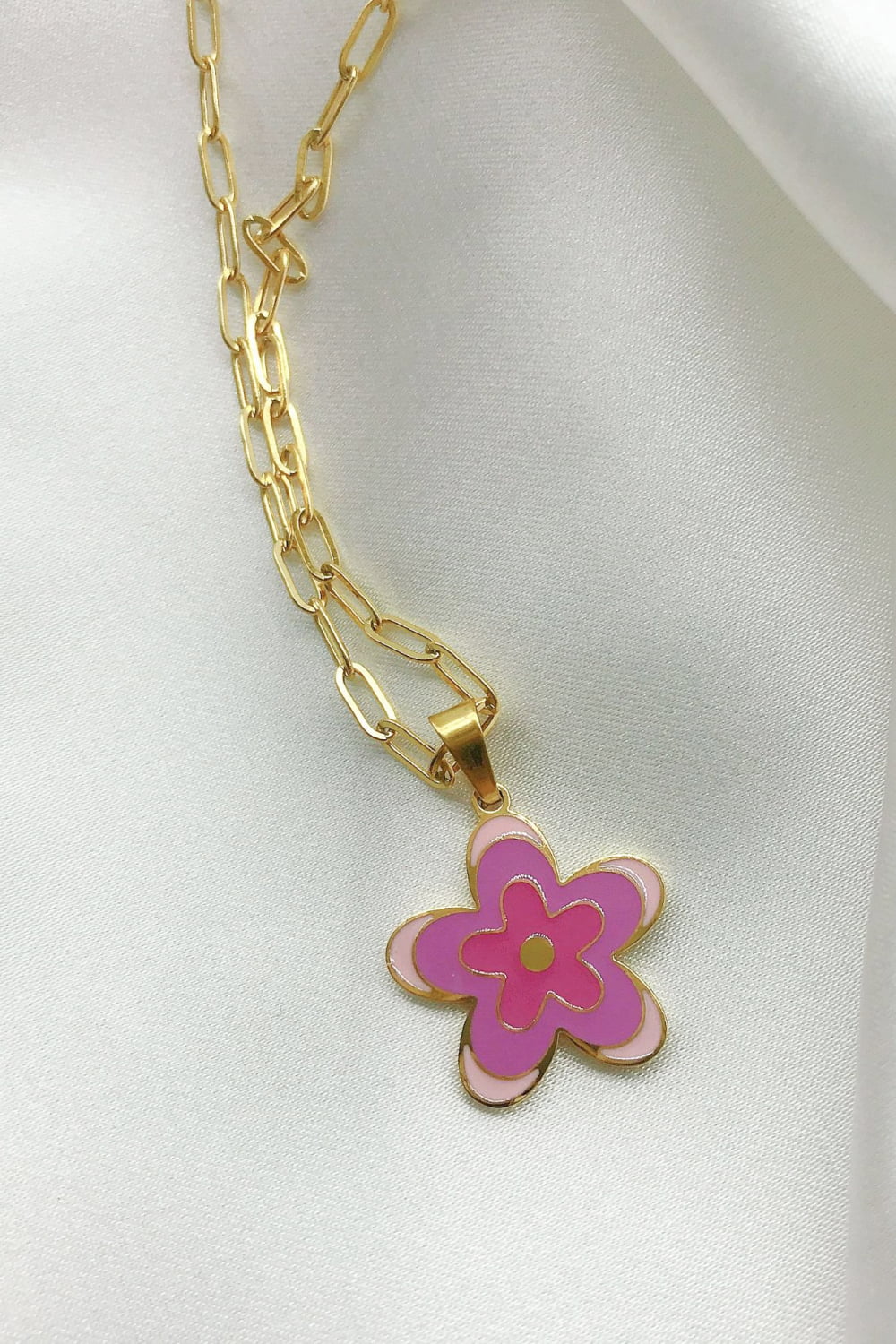 honeybee Mumford's Flower Pendant Necklace