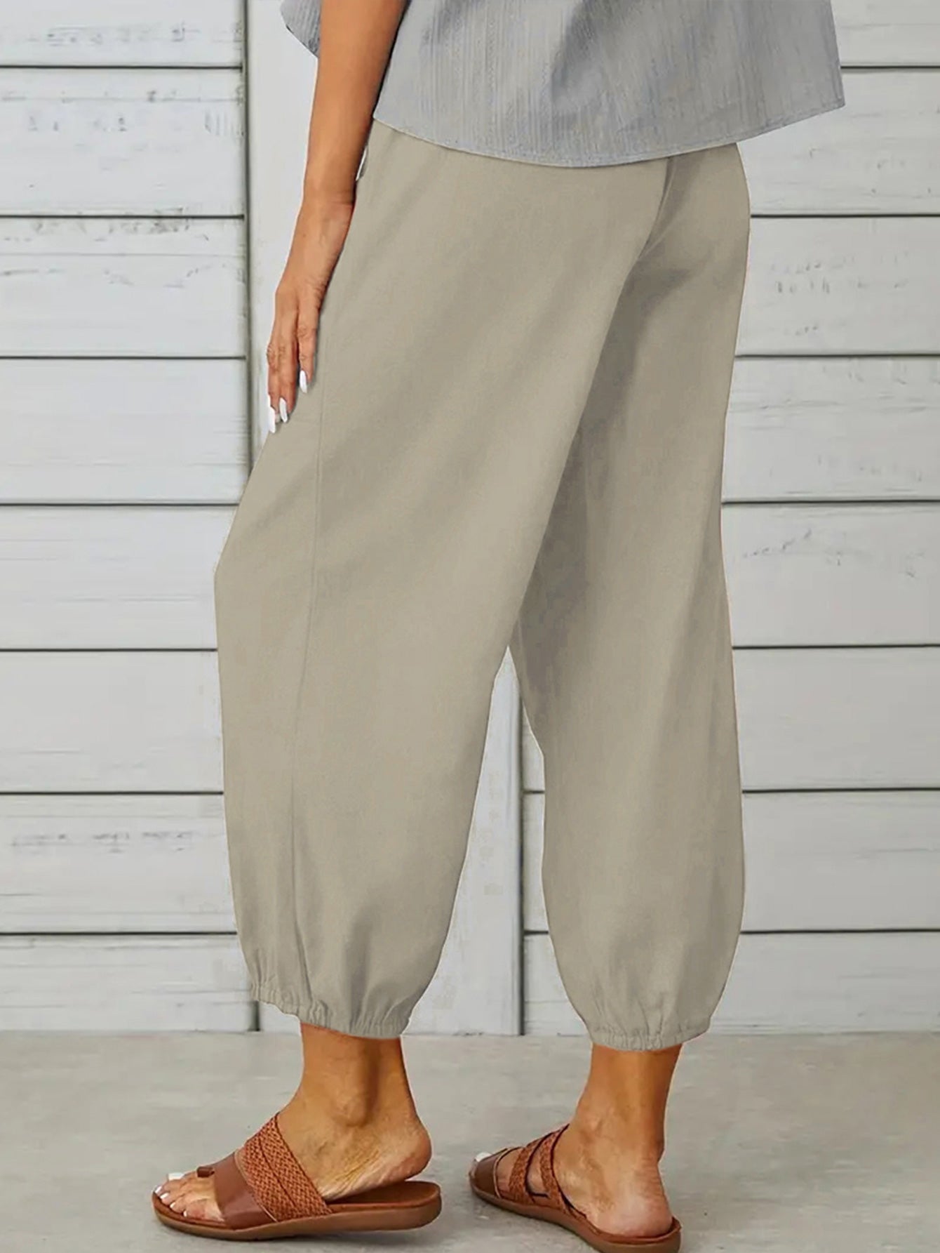 Honeybee Mumford's Decorative Button Cropped Pants