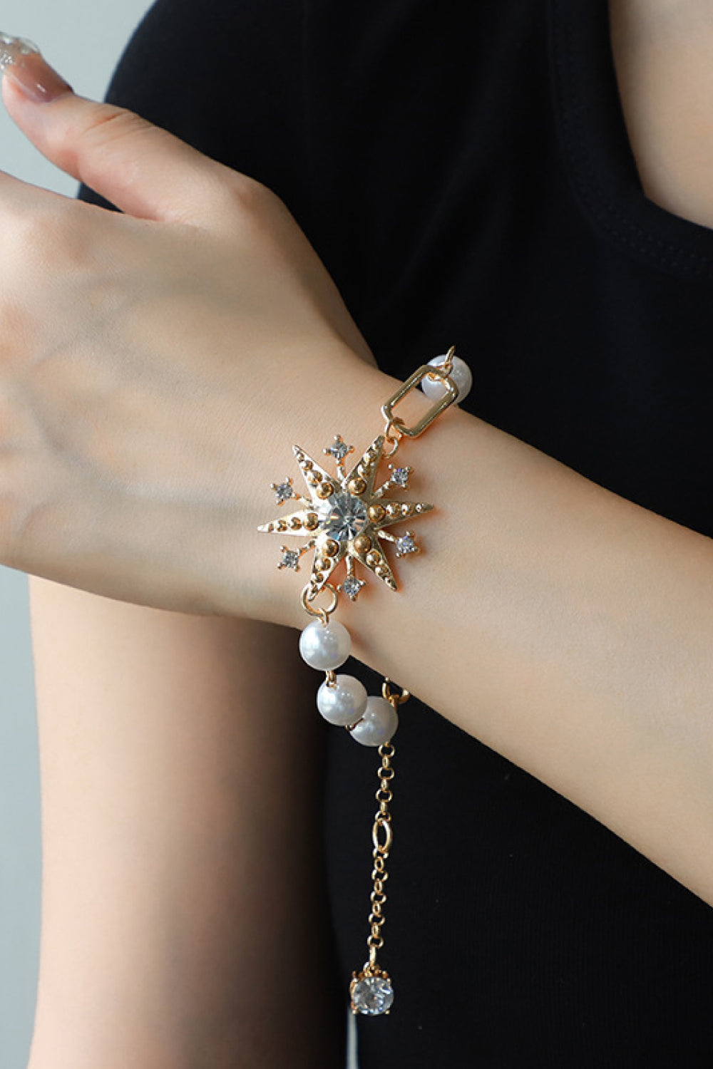 honeybee Mumford's Synthetic Pearl Star Shape Bracelet