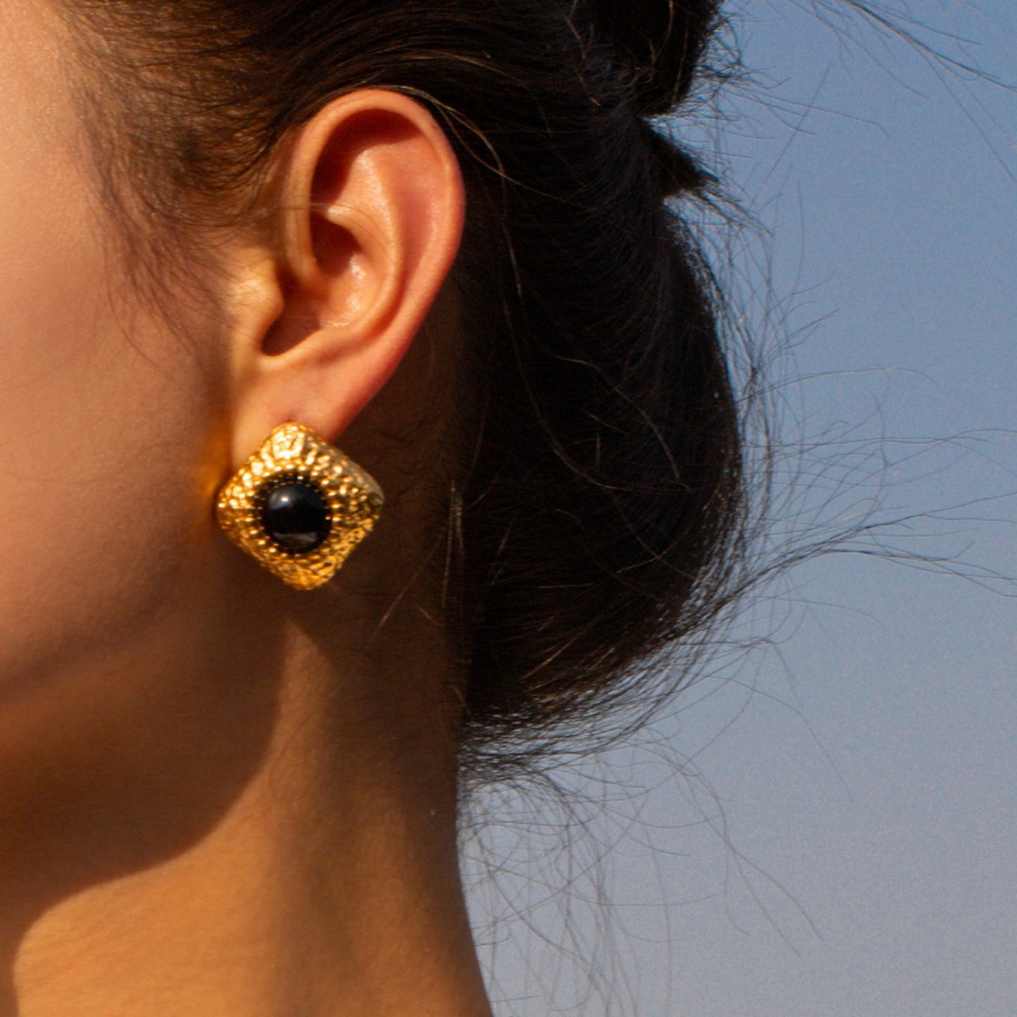 honeybee Mumford's Square Natural Black Onyx Earring