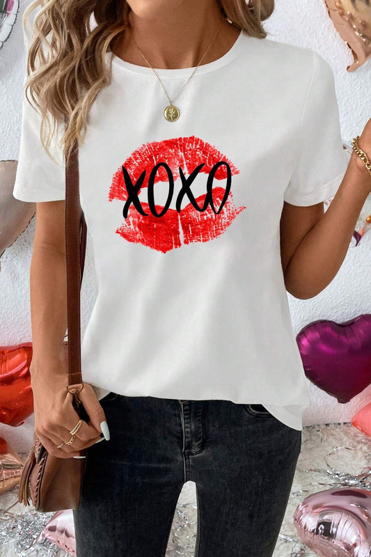 Honeybee Mumford's XOXO Lip Graphic Round Neck T-Shirt