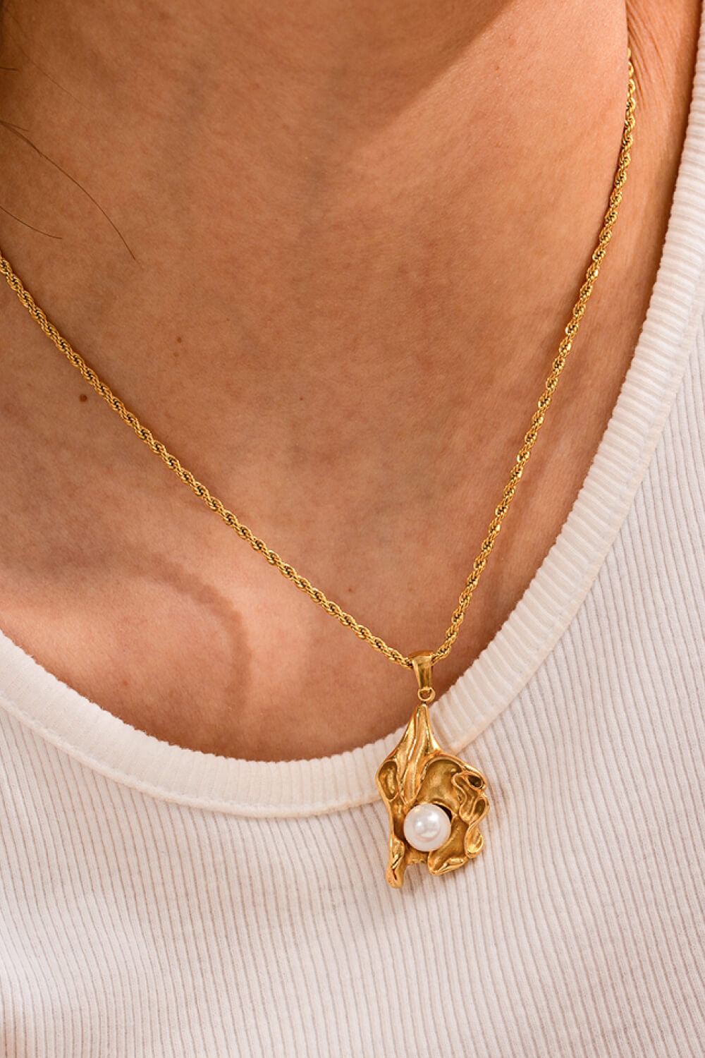 Honeybee Mumford's Pearl Trim Pendant Necklace