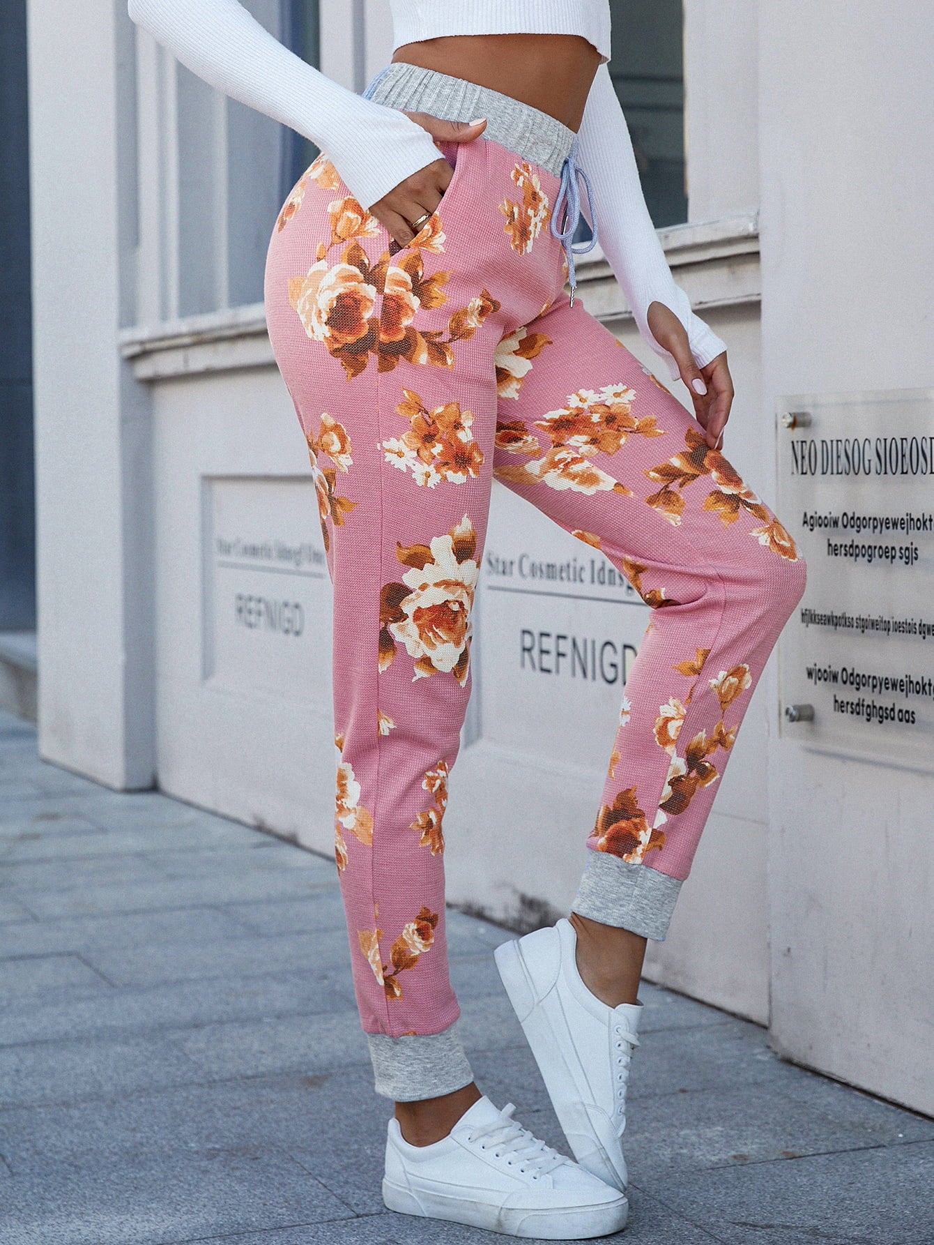 Honeybee Mumford's Floral Print Slim Fit Long Pants