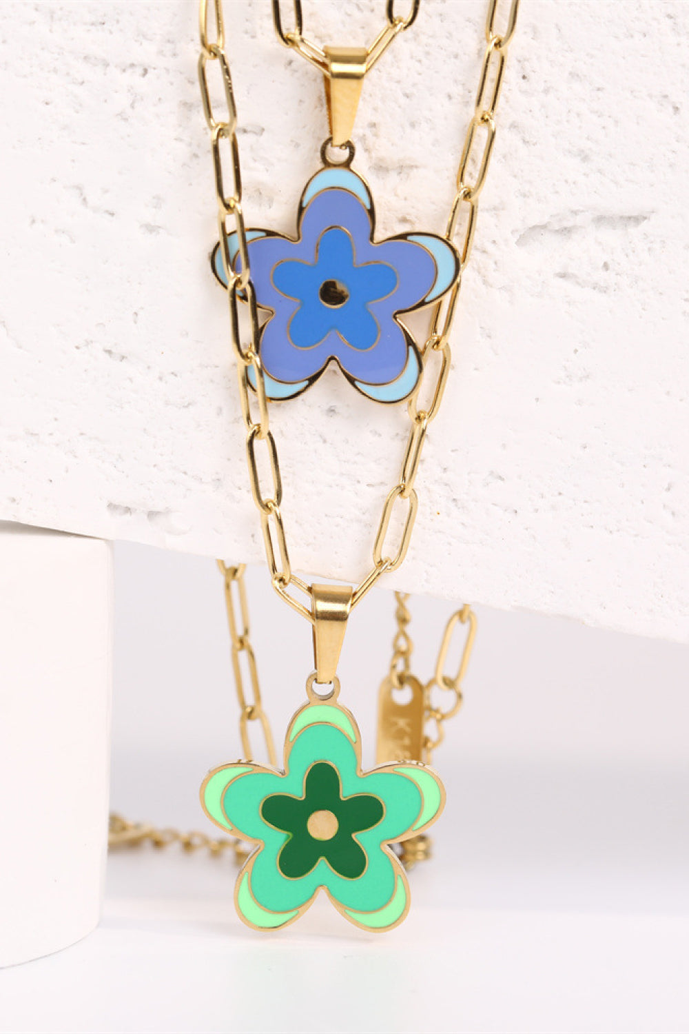 honeybee Mumford's Flower Pendant Necklace