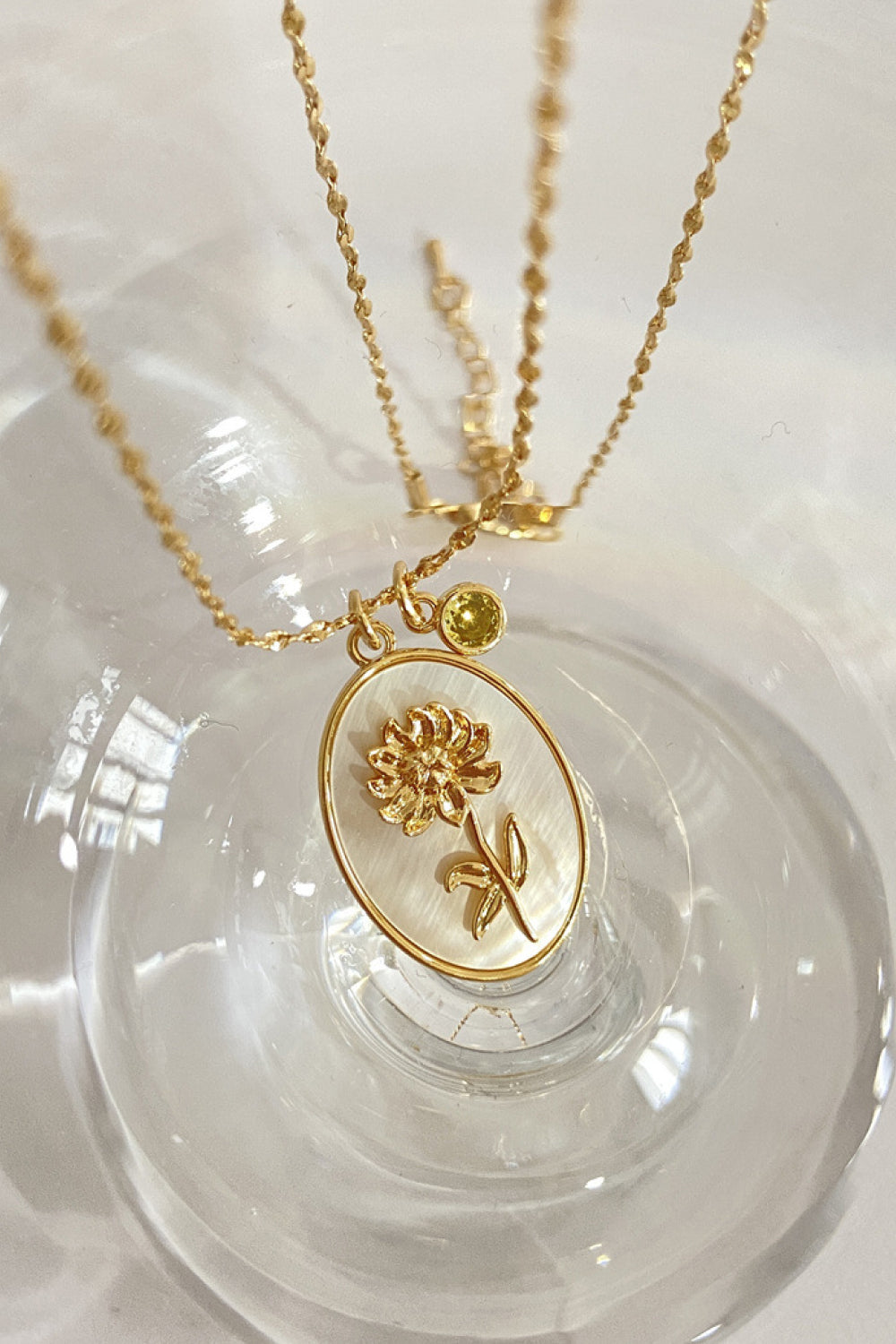 Honeybee Mumford's Flower Shell Pendant Necklace