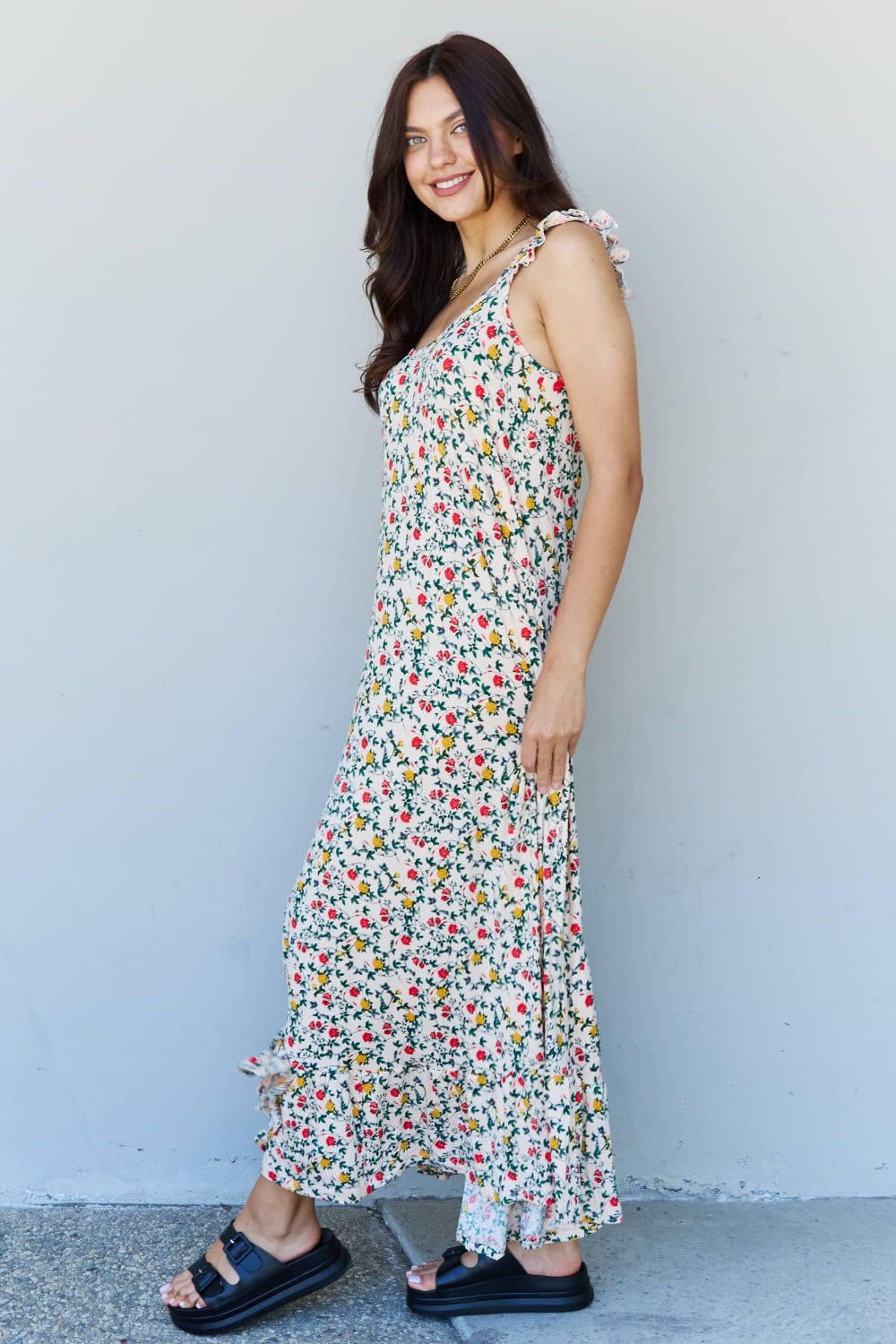 Honeybee Mumford's Doublju In The Garden Ruffle Floral Maxi Dress in Natural Rose