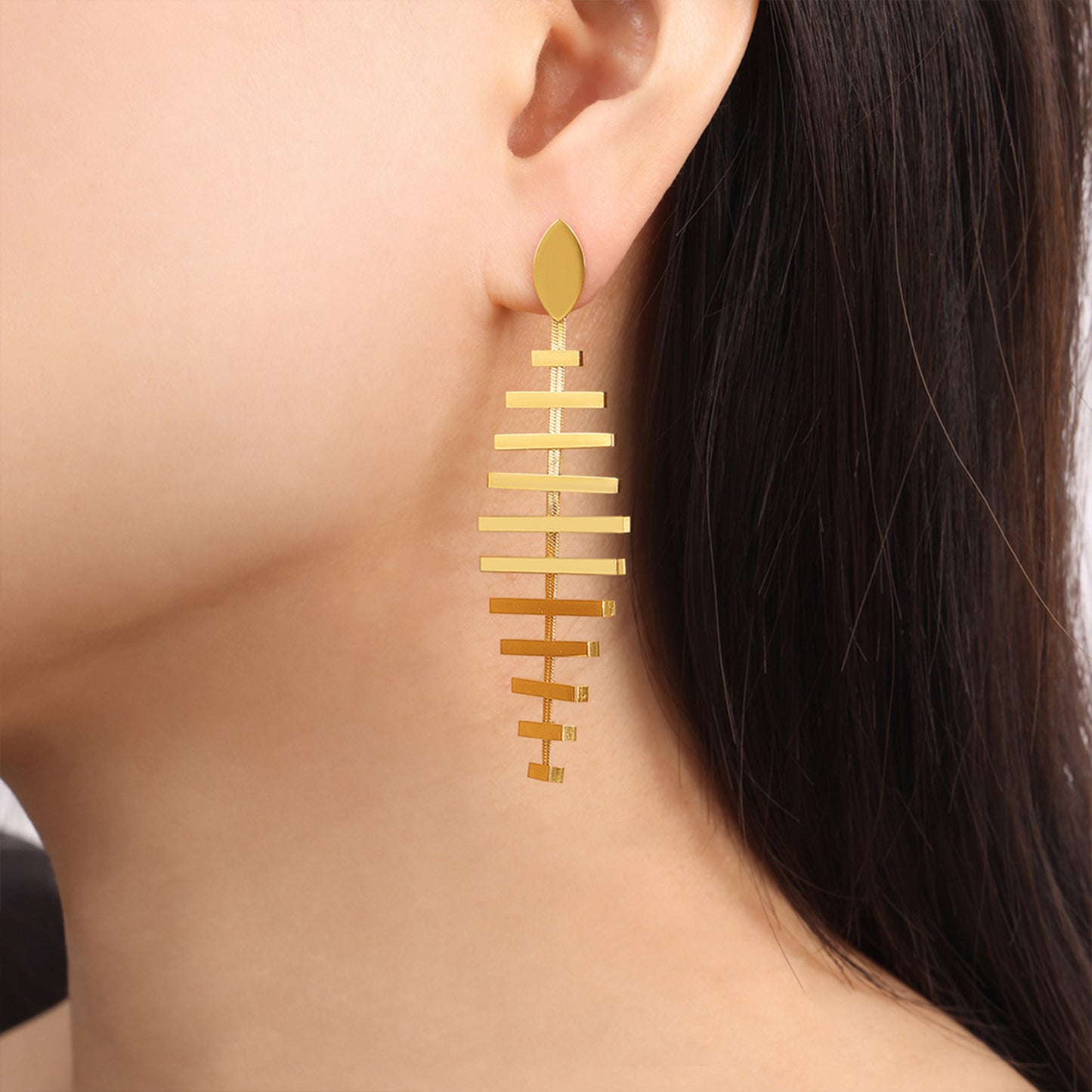 honeybee Mumford's Fishbone Shape Earrings