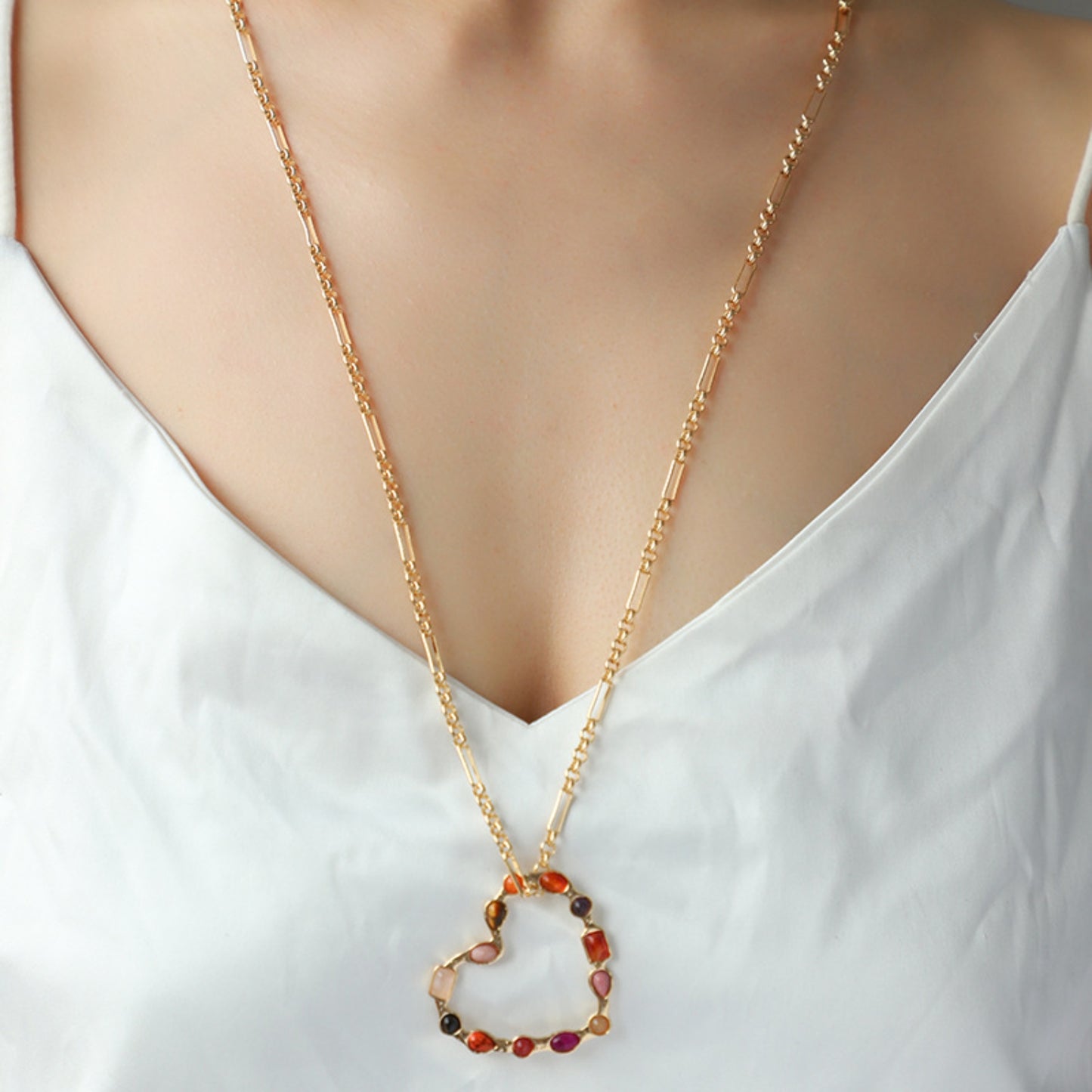 Honeybee Mumford's Heart Shape Chain Necklace (Red/Gold, Green/Gold, Deep Red, Mid Green colors)