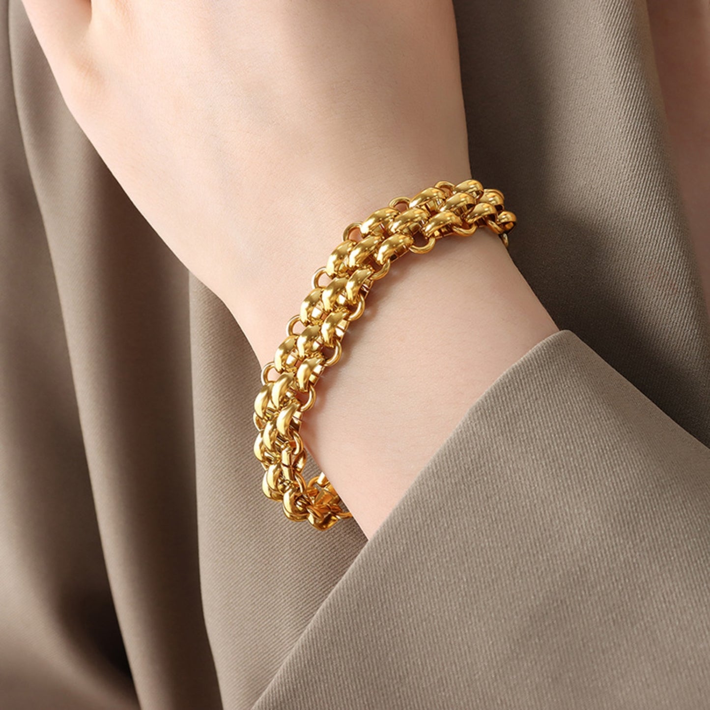 honeybee Mumford's Gold-Plated Toggle Clasp Bracelet