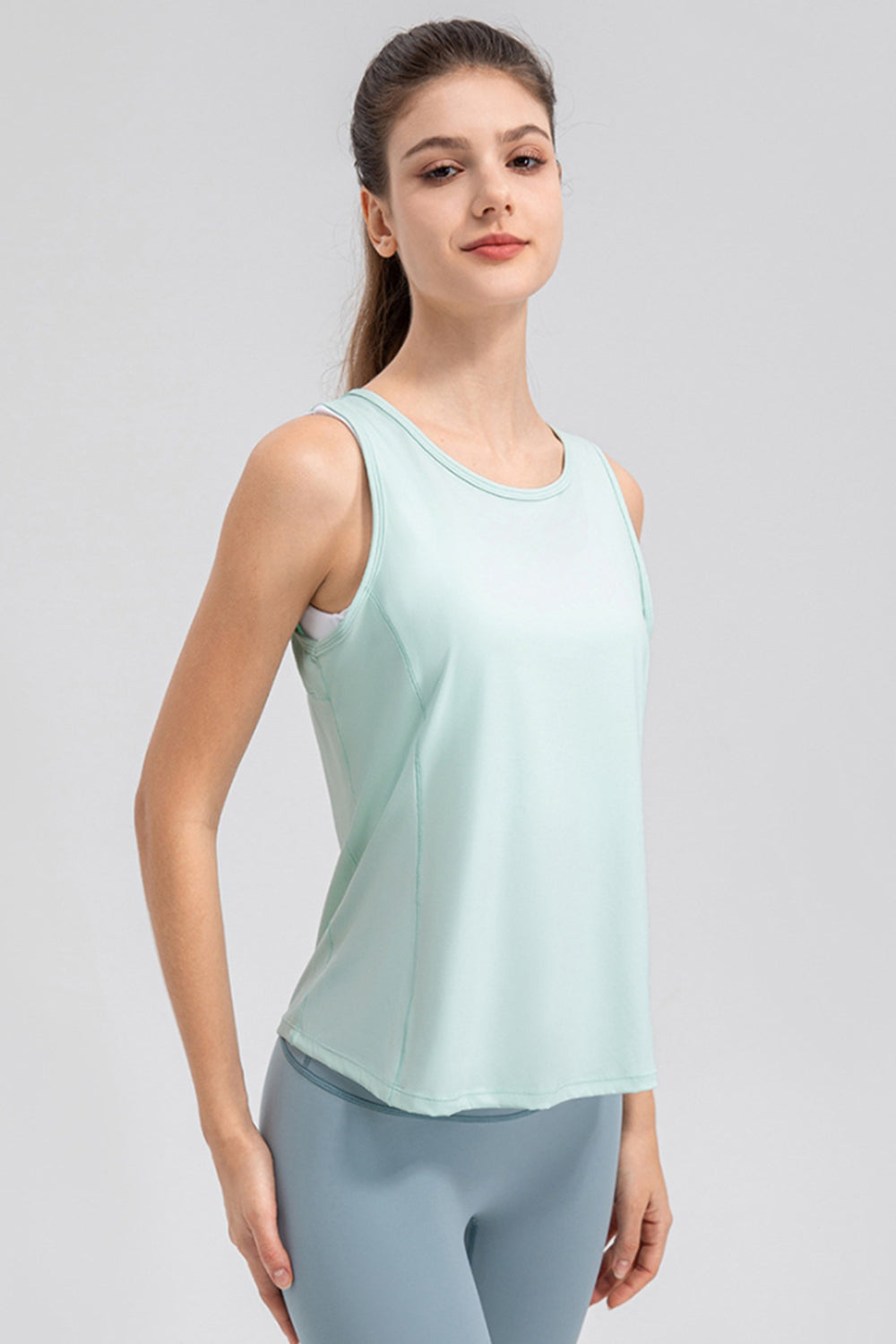 Honeybee Mumford's Wide Strap Round Neck Active Tank