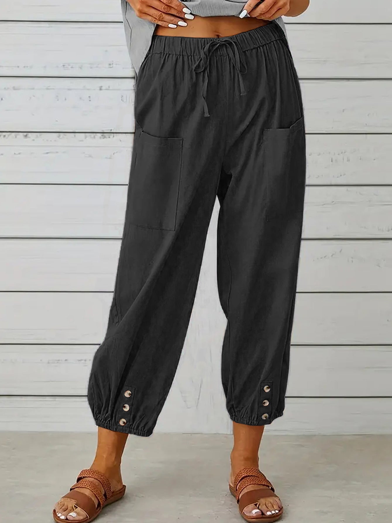 Honeybee Mumford's Decorative Button Cropped Pants