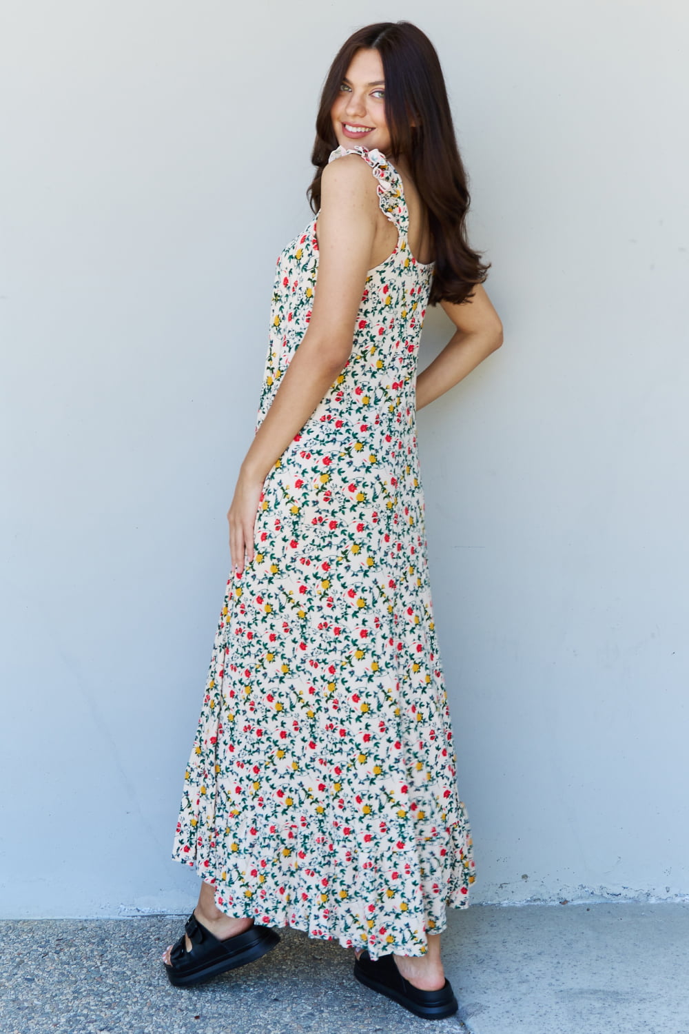 Honeybee Mumford's Doublju In The Garden Ruffle Floral Maxi Dress in Natural Rose