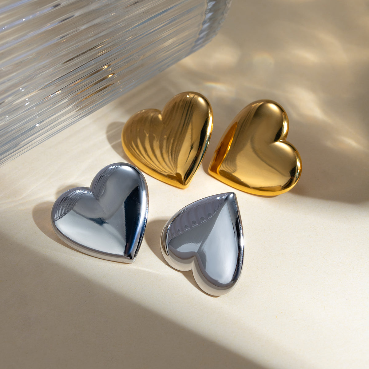 honeybee Mumford's Heart Stud Earrings