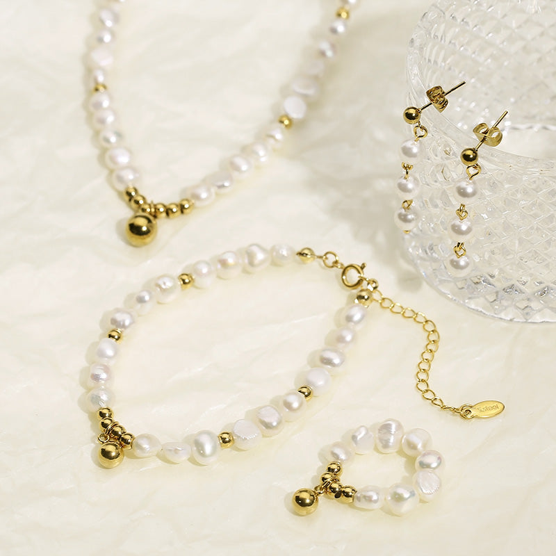 honeybee Mumford's Freshwater Pearl Bracelet