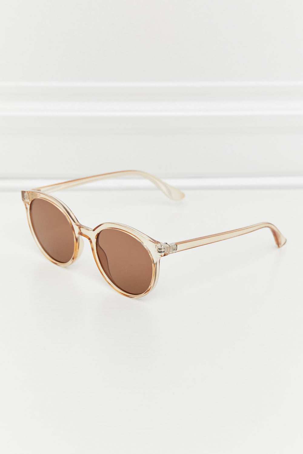 Honeybee Mumford's Round Full Rim Frame Sunglasses